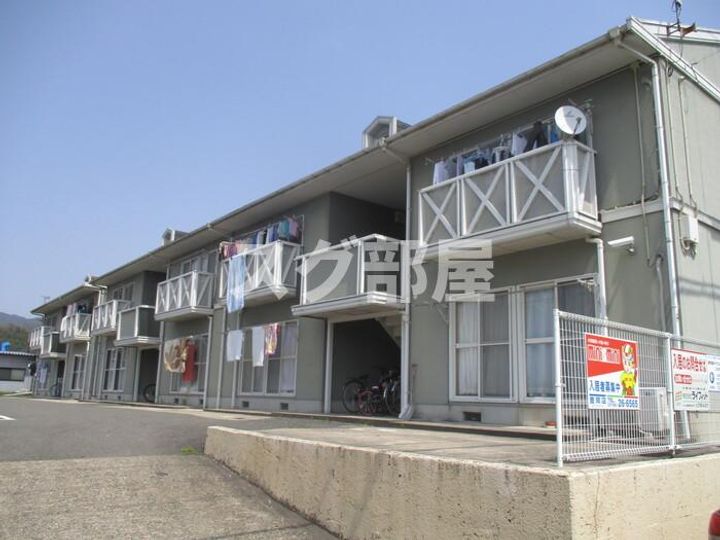 フレグランス メイビー B棟の外観