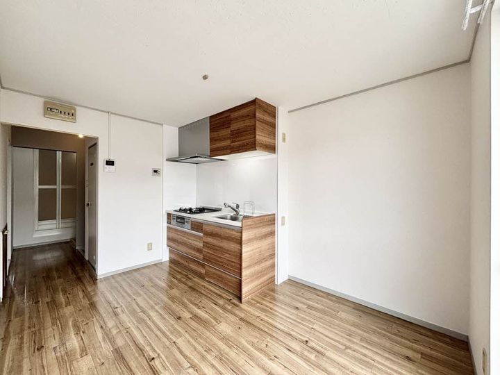 プレジール西元屋 A棟の居間
