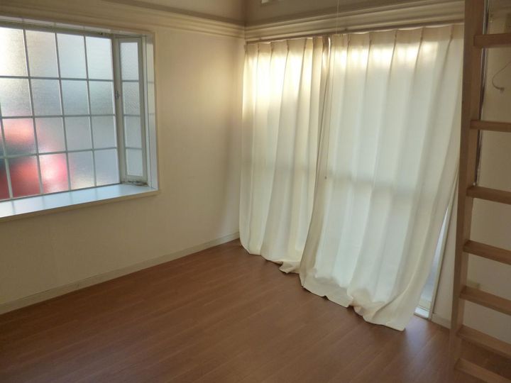コーポ インタレクトの居間