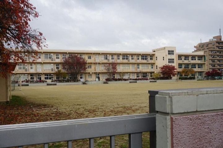 カーサプレミールの周辺