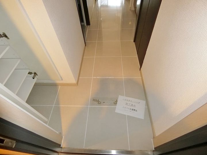 アーデン堺筋本町の玄関