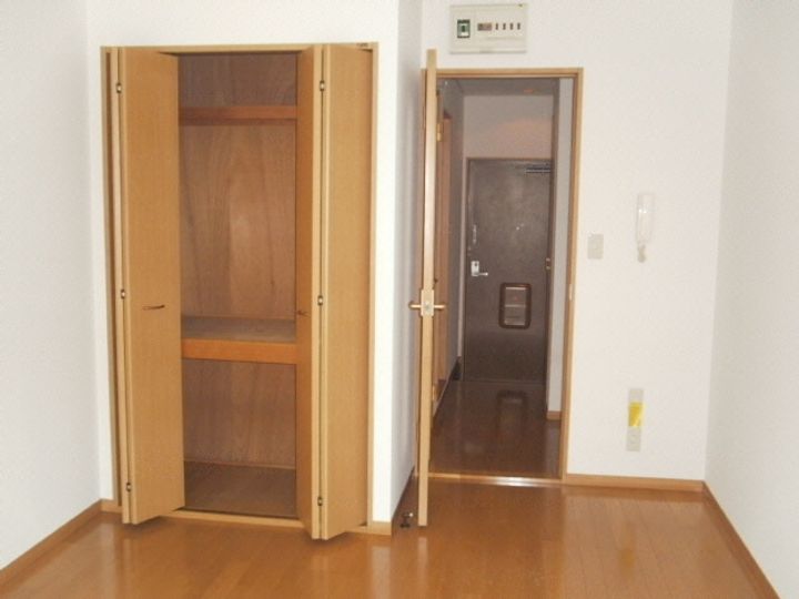 ルインズワタナベの内装