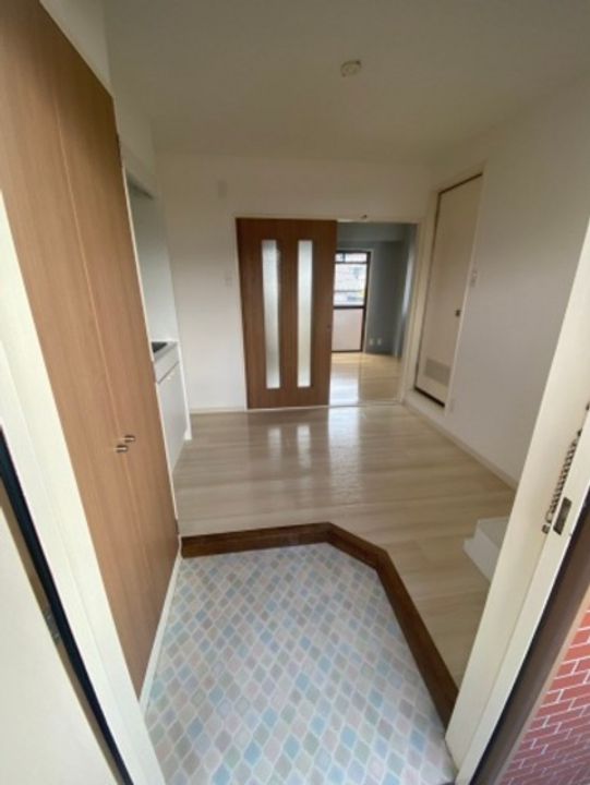 中山南ビルの玄関