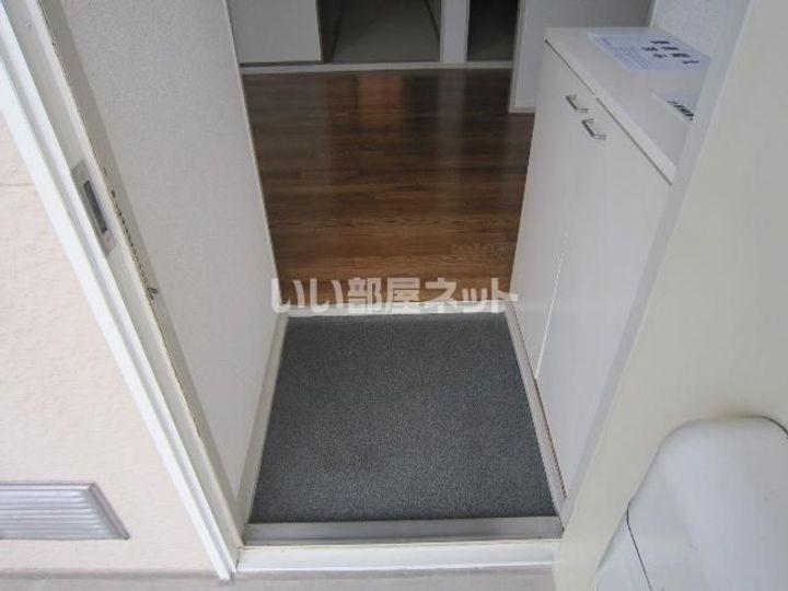 清水セカンドハイツの玄関