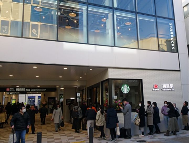 エル ドゥ レーヴの周辺