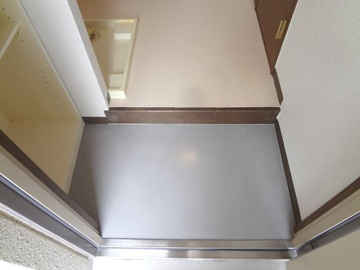 メゾン・ウィーブの玄関