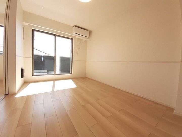 プラティーヌ・アンの居間