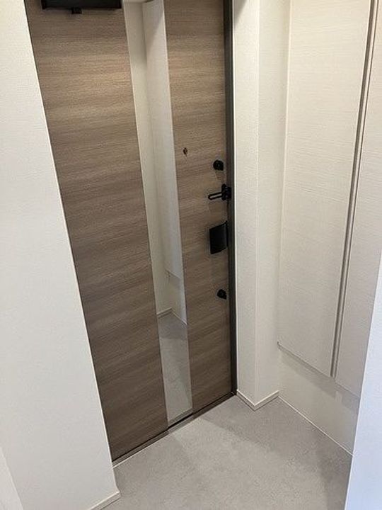 ライオンズフォーシア中野の玄関