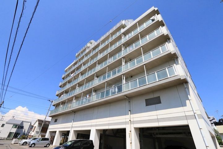 セレスティアル新居浜の外観