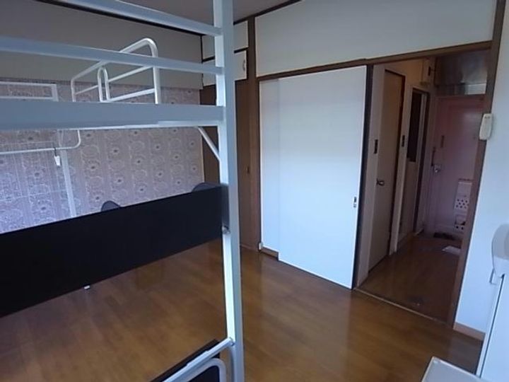 岐阜県岐阜市太郎丸北郷(マンション)の賃貸物件の居間