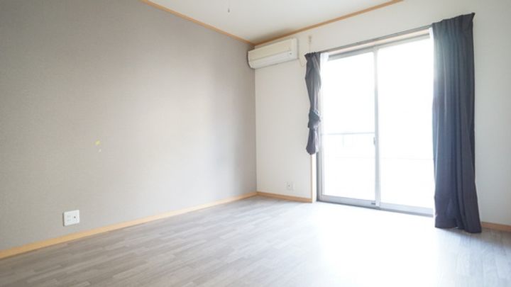 MGアパートの居間