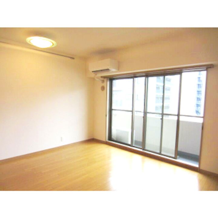 ニューハイツ新神楽坂の居間