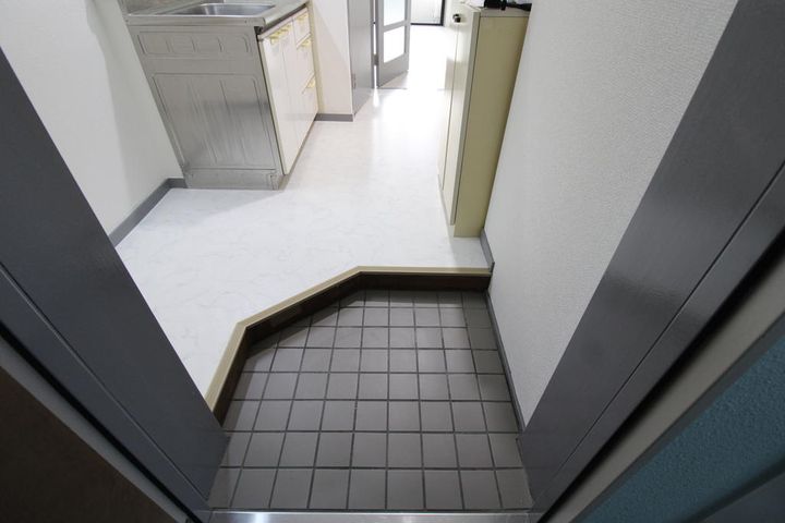 シャレード北仙台の玄関