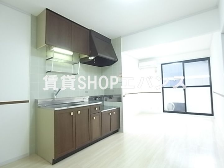 ハイツカテリーナI号棟の居間