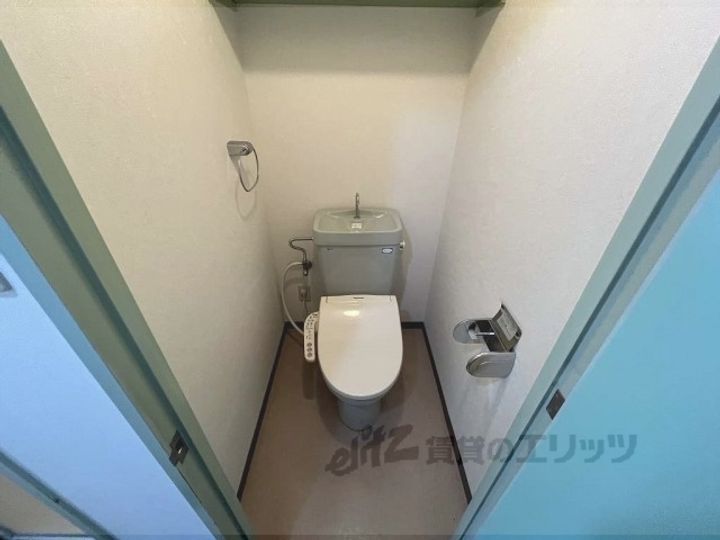 インテルビルの内装