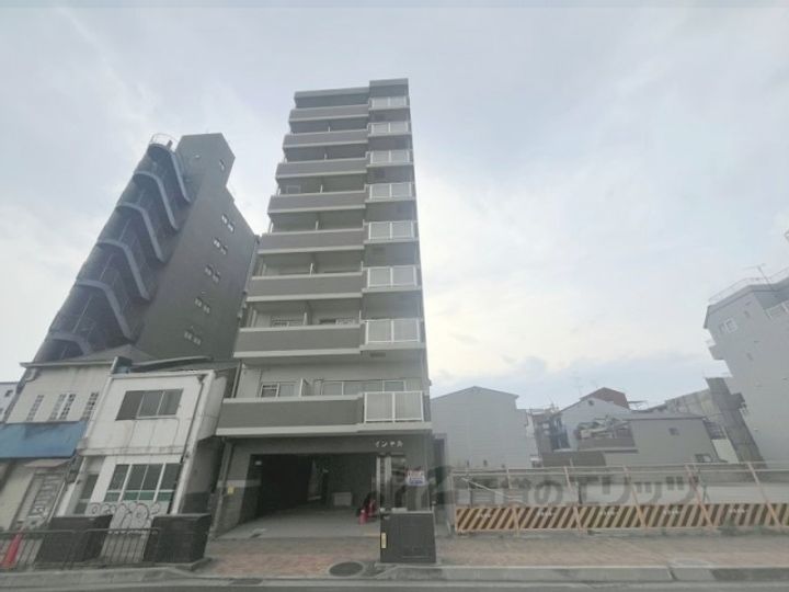 インテルビルの外観