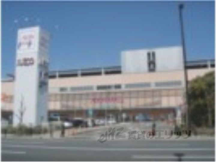 インテルビルの周辺