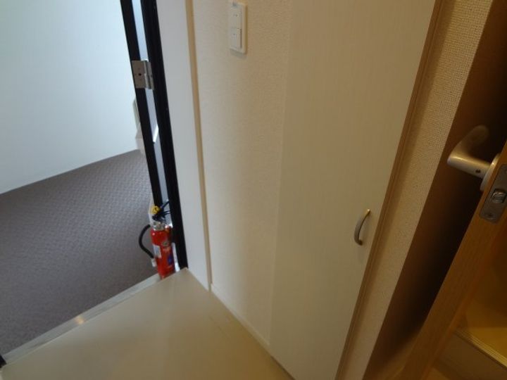 クレイノシャインの玄関