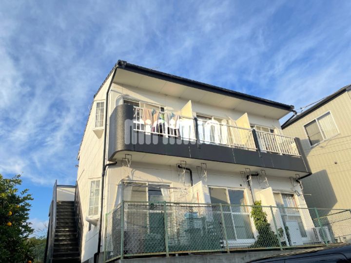 ホワイトパレスBの外観