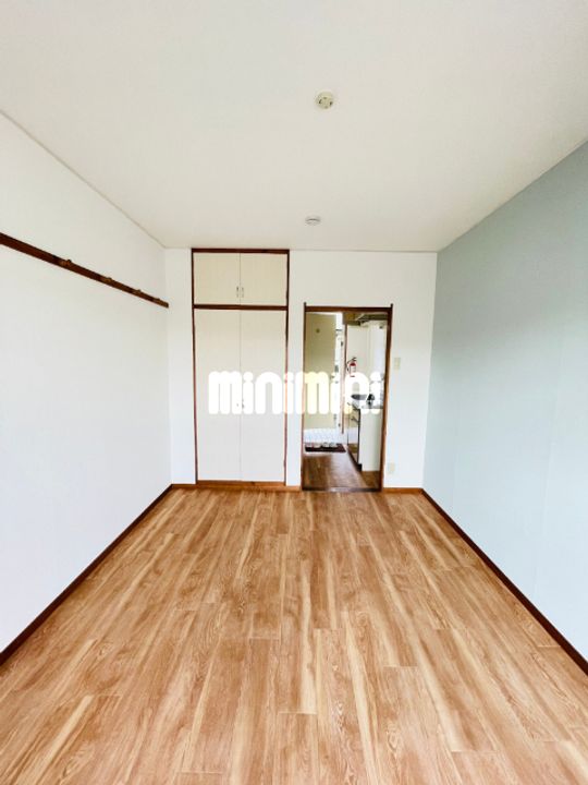 ホワイトパレスBの居間