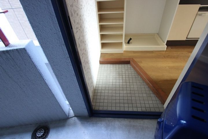 クリエーション中広の玄関