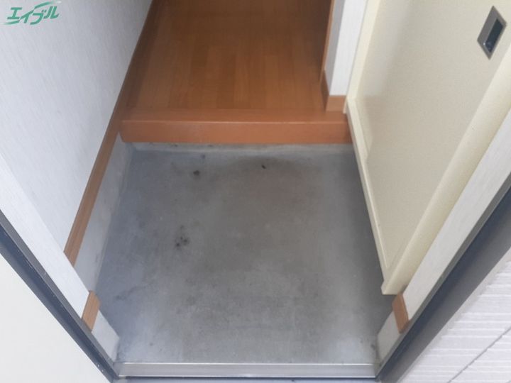 ハイツソレイユIIの玄関