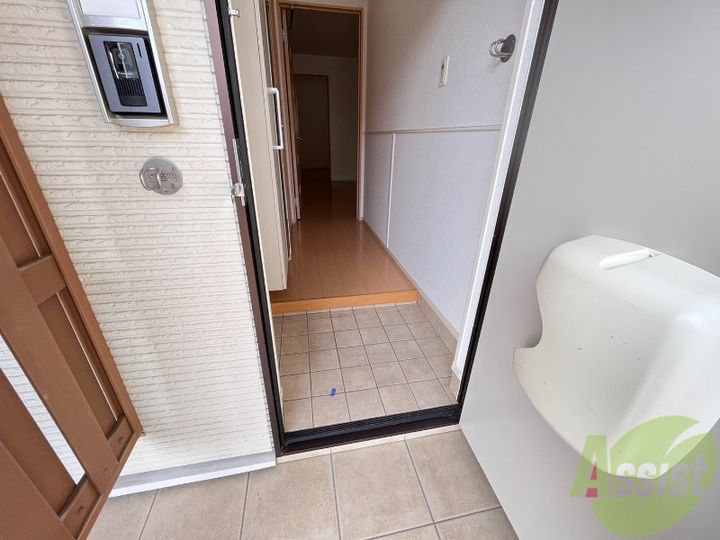 ビューフォレスタAの玄関