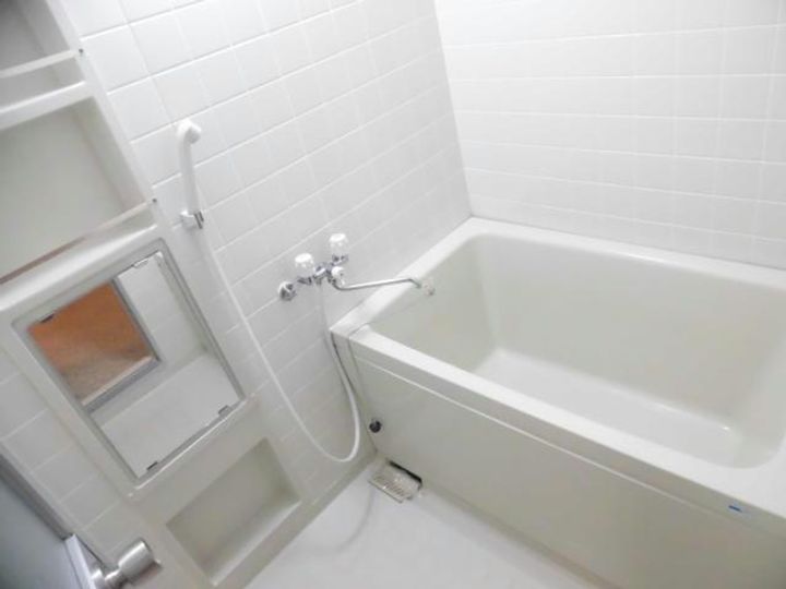 日光ハイツ八日市壱番館の風呂