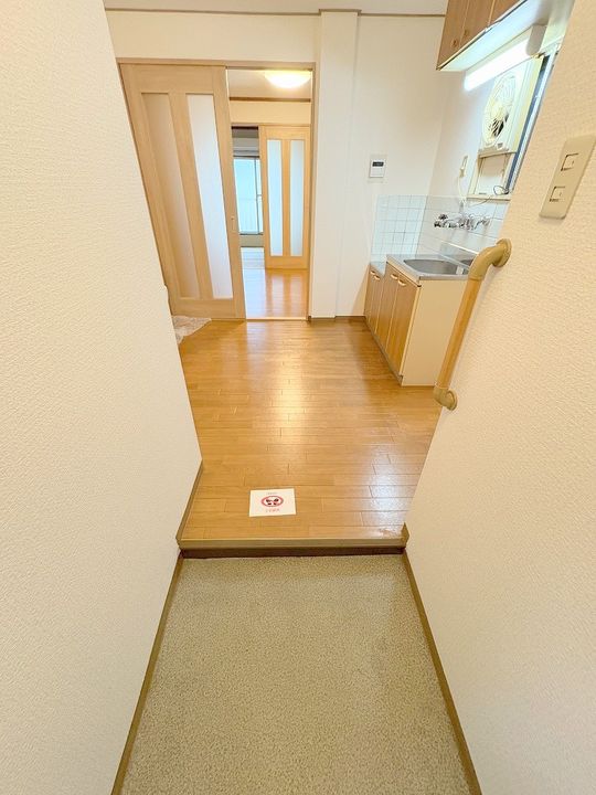 大阪府大阪市住吉区殿辻1(マンション)の賃貸物件の玄関