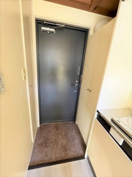 東京都杉並区下高井戸1(マンション)の賃貸物件の玄関