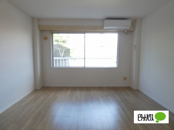 相ノ木ハイツの居間