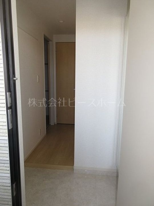 Beverly Homes下赤塚APの玄関