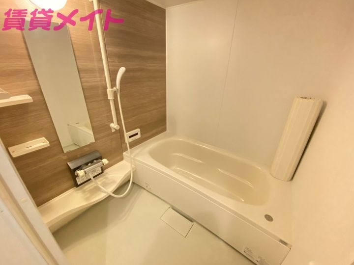 アゼリア岸岡の風呂