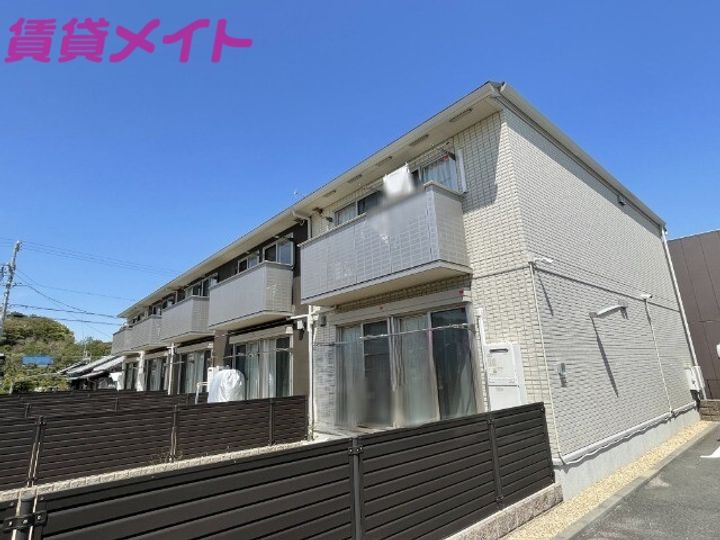 アゼリア岸岡の外観