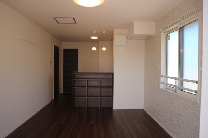 愛媛県今治市東鳥生町2(アパート)の賃貸物件の居間