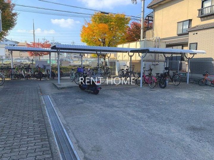 サンハイム南山本の地図