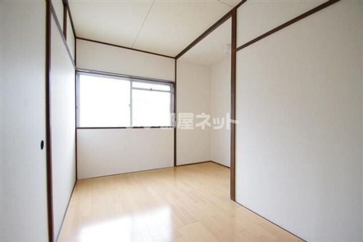 クロノス17大分八幡A棟の居間