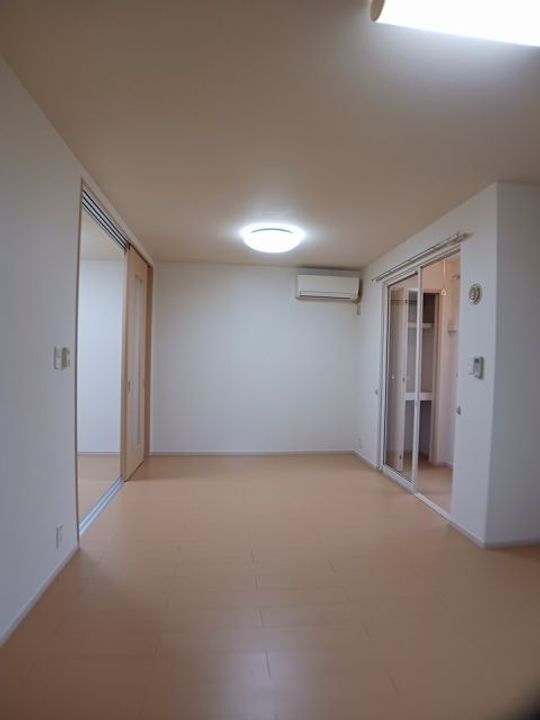 新潟県新潟市北区太田(アパート)の賃貸物件の居間