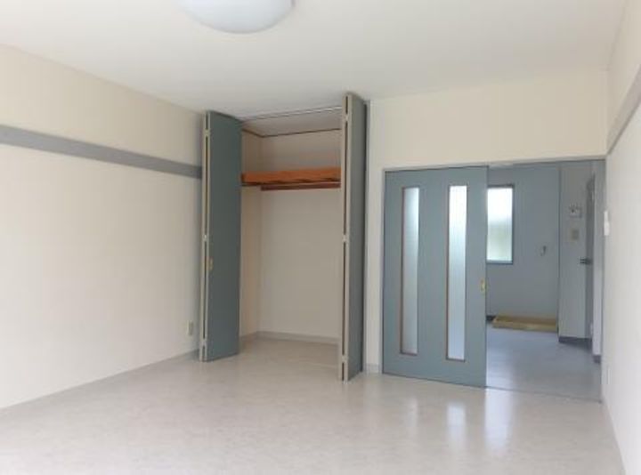 メゾンユーアイの居間