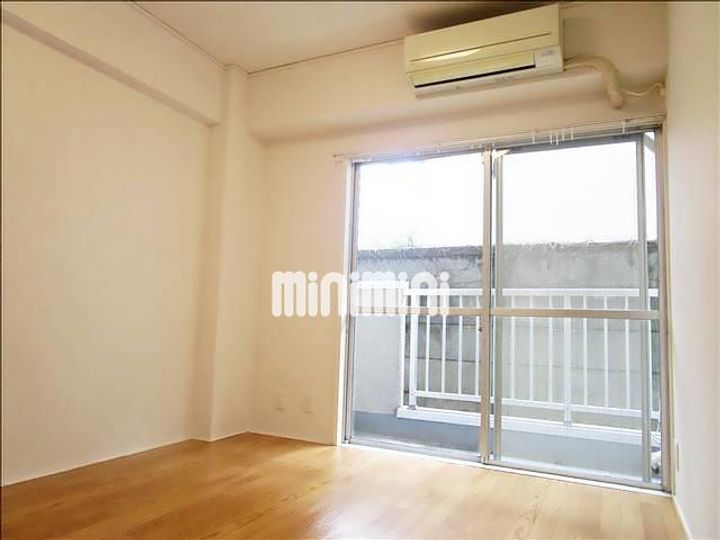 フラット大竹の居間