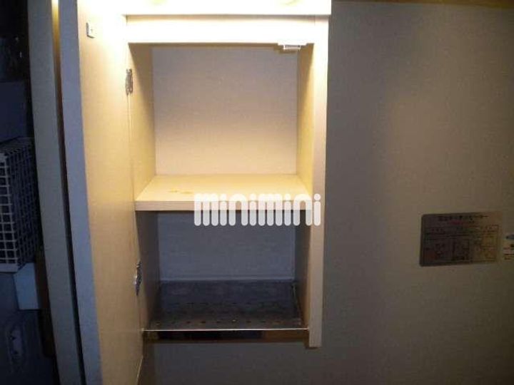 キャストールユミザの居間