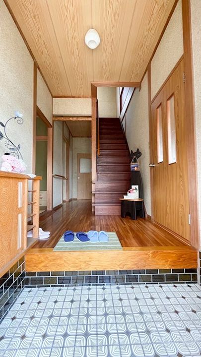 愛媛県新居浜市八幡1(一戸建)の賃貸物件の玄関