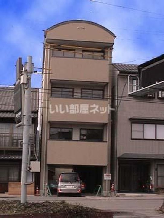ブリス港町の外観