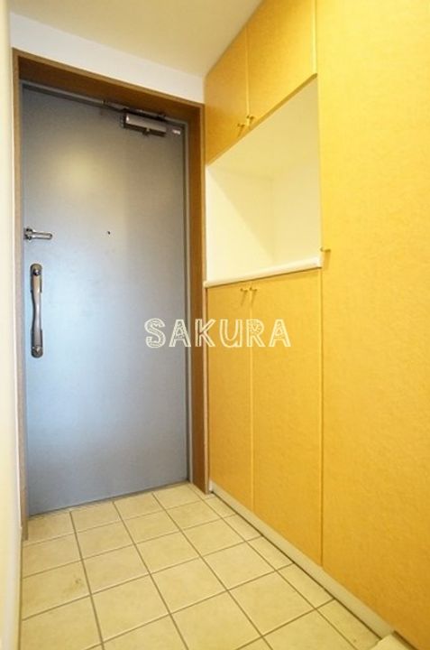 ヒルクレスト妙蓮寺の玄関