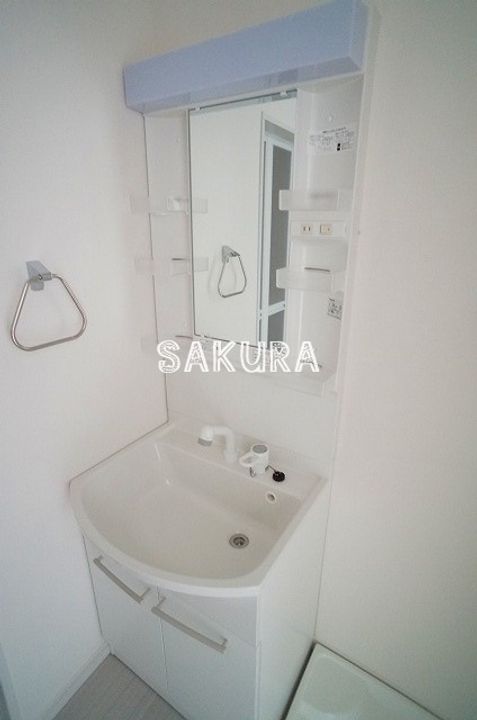 モダンエレーナ鶴見の内装