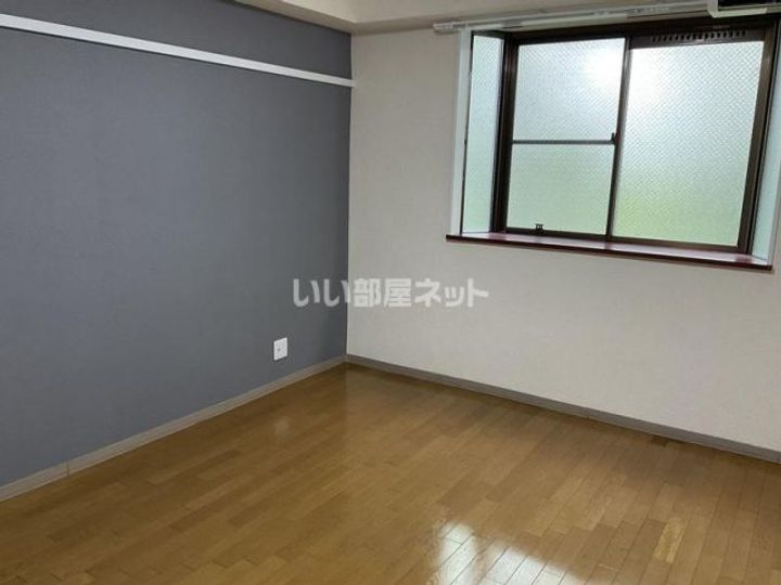 奈良県大和高田市西三倉堂2(マンション)の賃貸物件の居間