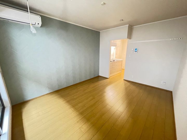 ウエノハイツ一本杉町の居間