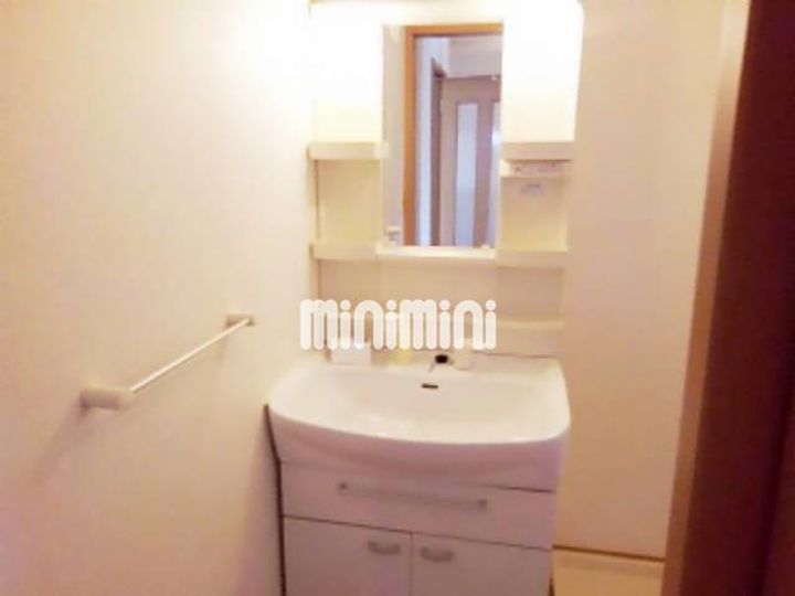 クローバー嶺田の内装