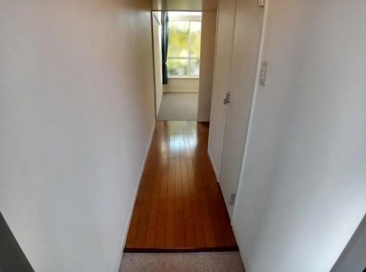 レオパレスディアコートの玄関