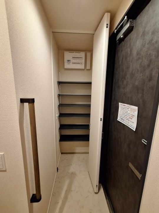 ラ ルミエールの玄関